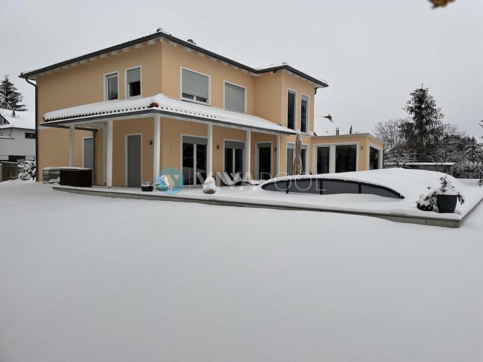 vivapool-radomsko-domowy-dach-subtelny